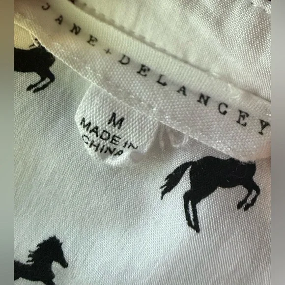 Anthropologie Jane & Delancey women’s equestrian horse short sleeve top Size Med - Picture 3 of 7